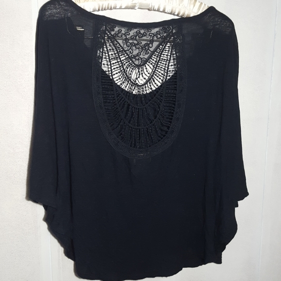 Boho Bundle 2 pairs of shorts & 1 black shirt - Picture 7 of 8